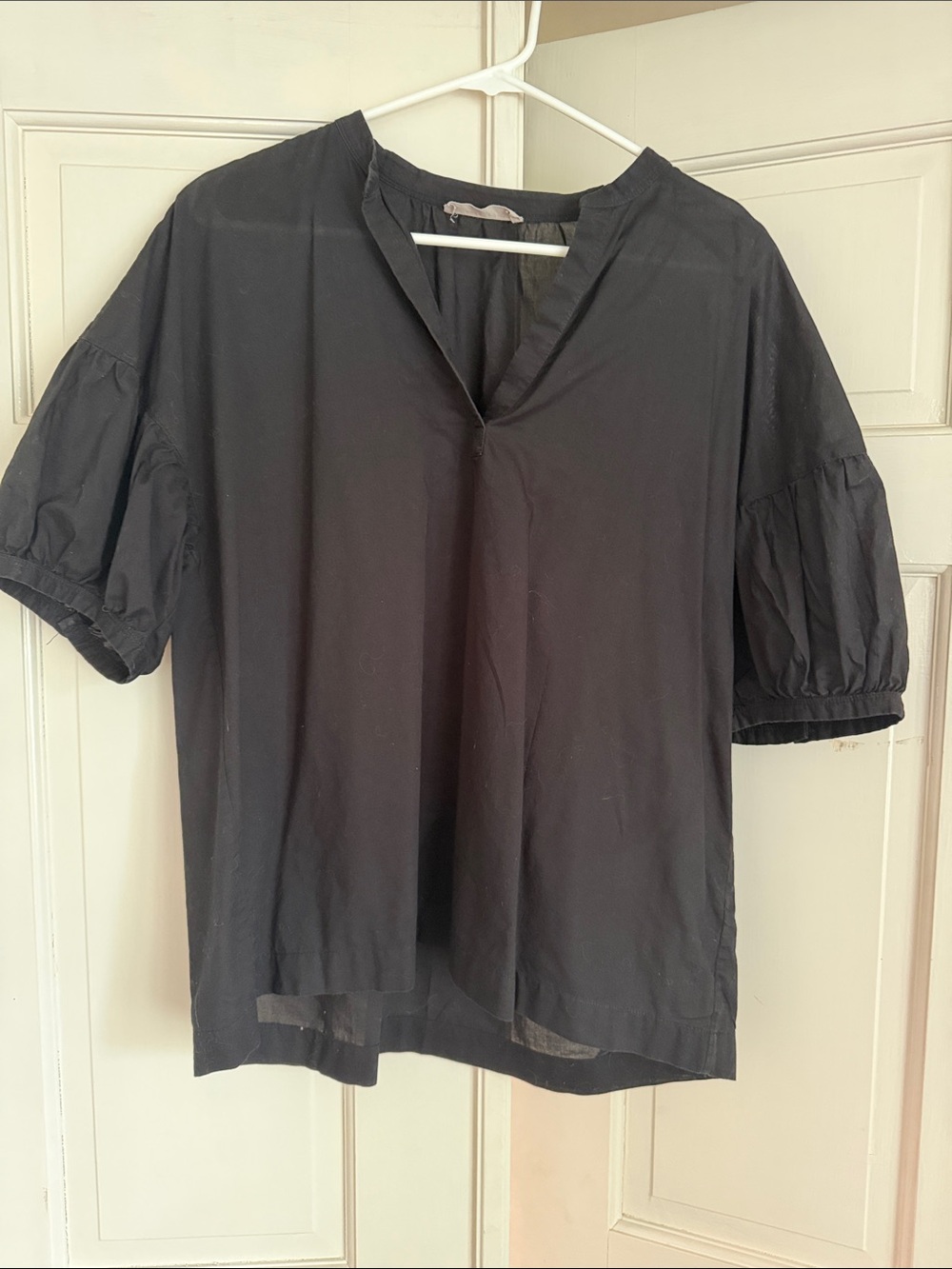Everlane  Puff Sleeve V-Neck Women's Top - size 12